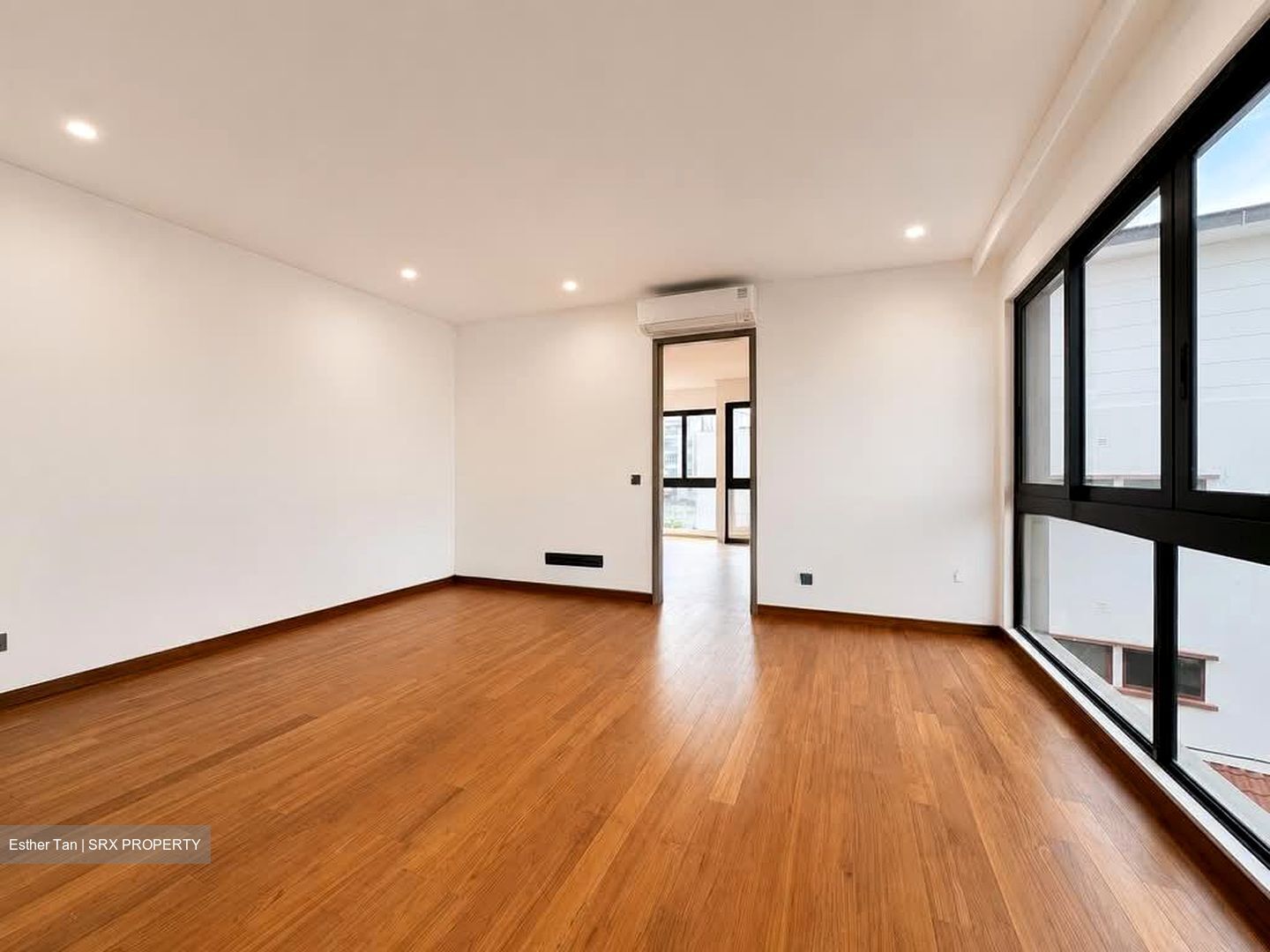 Sims Avenue East (D14), Semi-Detached #590954271